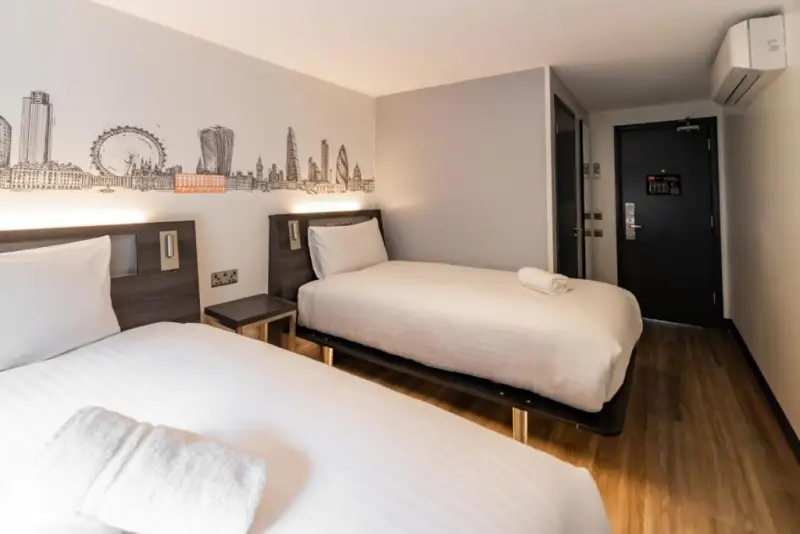 EasyHotel Victoria