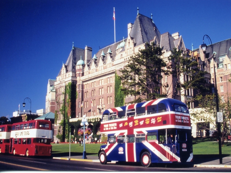 Fairytale Villages & Royal Crown London Tour